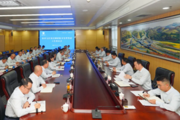 孔庆学到服务管理集团调研